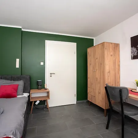 Serviceroom24 - 2 In Wlan - Smart-tv - 24-7 Check-in Und Kueche Apartman Oer-Erkenschwick